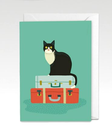 Kattenkaart met kat op een koffer