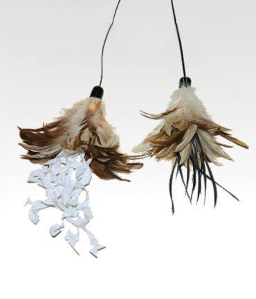 Crunchy Feather Cat Toy @catsandthings.nl
