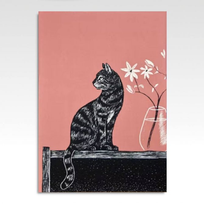 Kattenposter van kat met vaas op een roze achtergrond