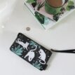 Feline-Wrist-Wallet-1@catsandthings.nl_