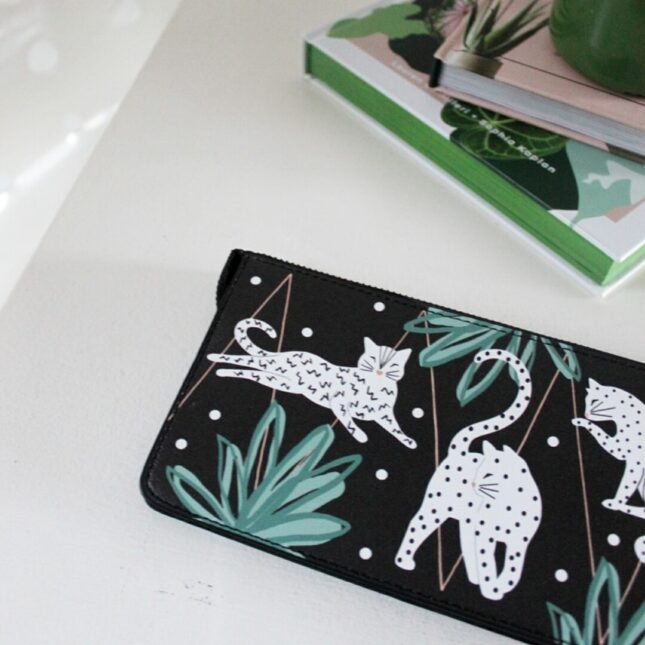 Feline-Wrist-Wallet-2@catsandthings.nl_ Feline-Wrist-Wallet-2@catsandthings.nl_