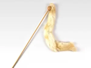Bontspeeltje aan een kattenhengel voor je kat