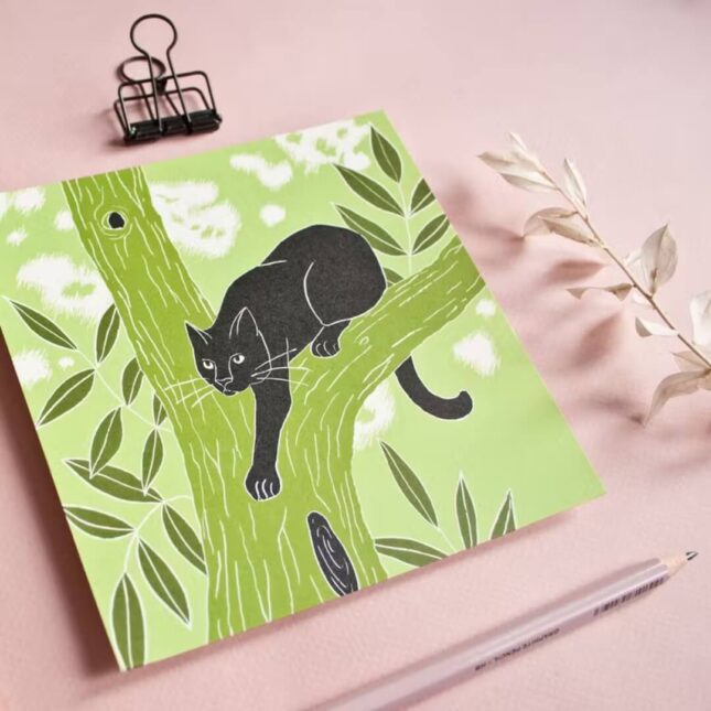 Kattenkaart-Cat-in-Tree-linosnede-2-@catsandthings.nl_ Kattenkaart-Cat-in-Tree-linosnede-2-@catsandthings.nl_