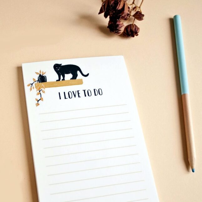 Kladblok-met-katten-op-plankjes-1 Kladblok-met-katten-op-plankjes-1