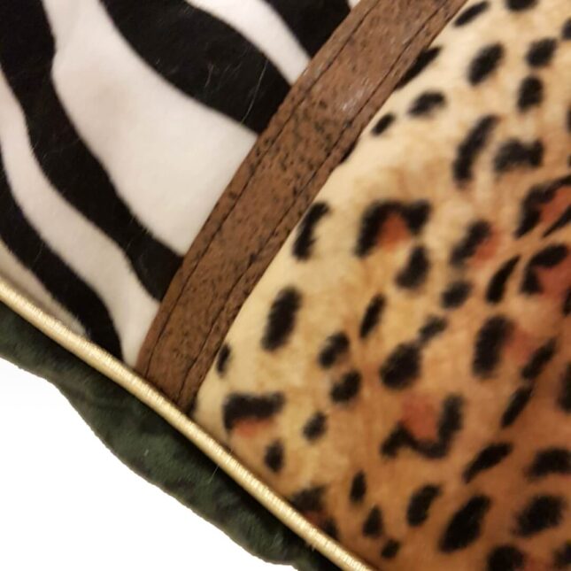 Lazy-Jungle-Fever-Balletjes-Kussen-2 Lazy-Jungle-Fever-Balletjes-Kussen-2