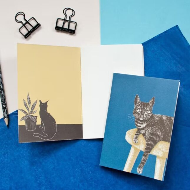 Notitieboekje-Cat-on-Hocker-linosnede-1-@catsandthings.nl_ Notitieboekje-Cat-on-Hocker-linosnede-1-@catsandthings.nl_