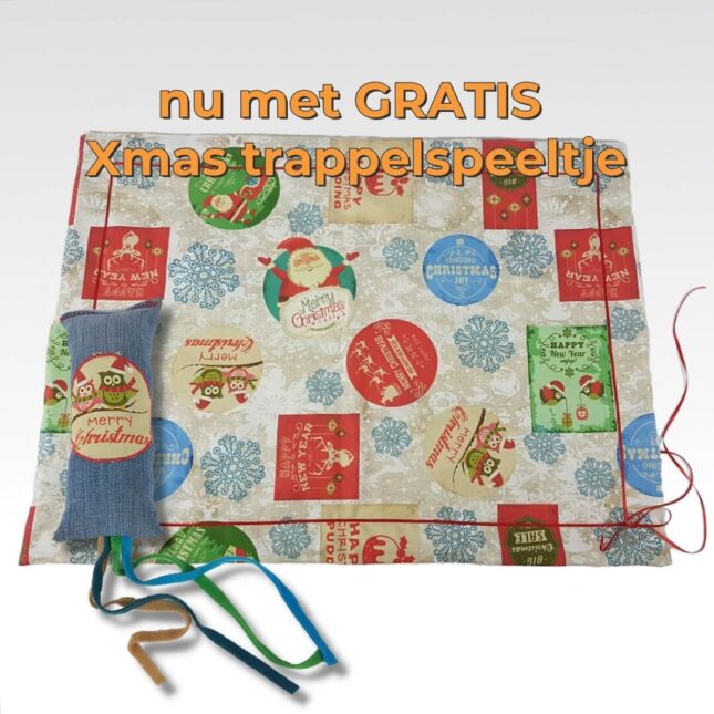OWN-Xmas21-plaid-met-trappelspeeltje OWN-Xmas21-plaid-met-trappelspeeltje