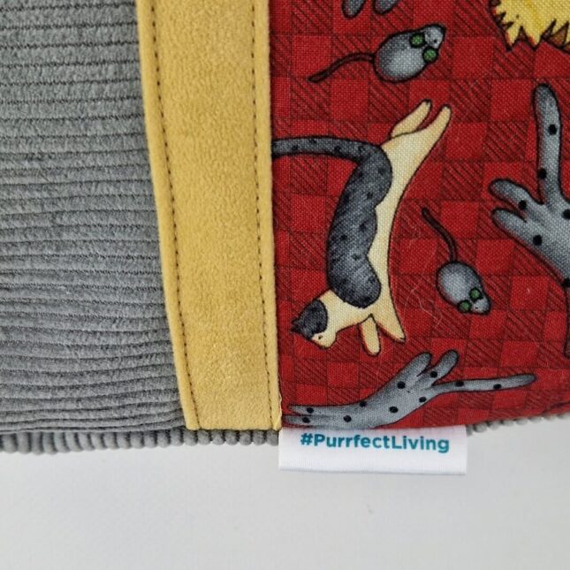 Platte-ligkussen-jumping-cats-4 Platte-ligkussen-jumping-cats-4